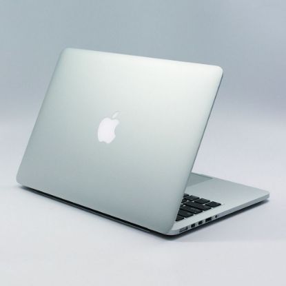 Apple MacBook Pro 13-inch এর ছবি