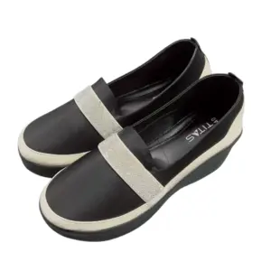 Crystal Touch Comfort Shoe white1